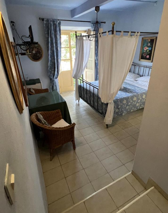 Doppelzimmer mit Balkon
